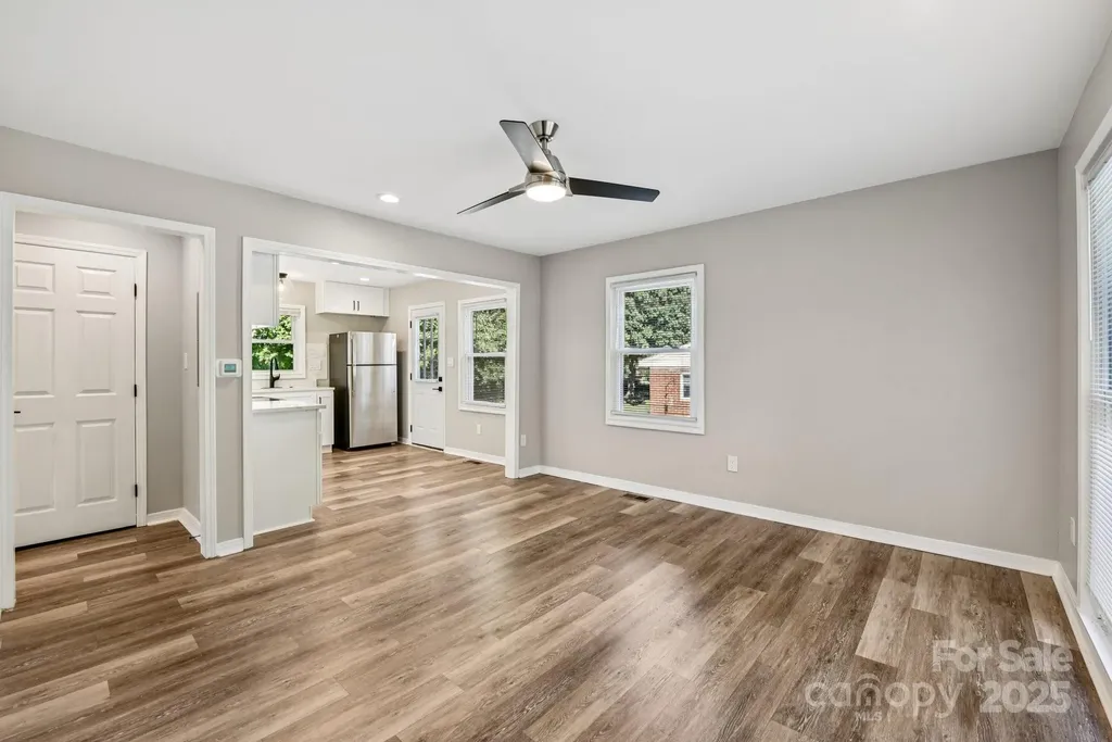3209 Eastwood Drive Charlotte NC 28205