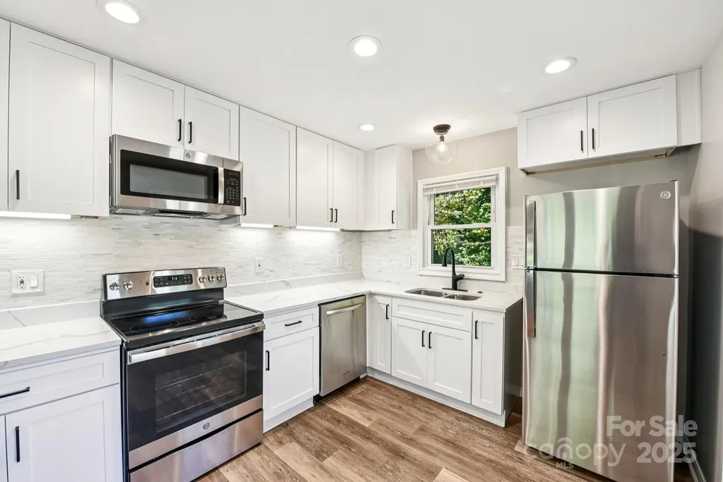 3209 Eastwood Drive Charlotte NC 28205