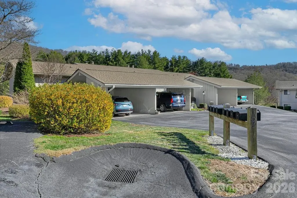 157 Glen Cannon Point Pisgah Forest NC 28768