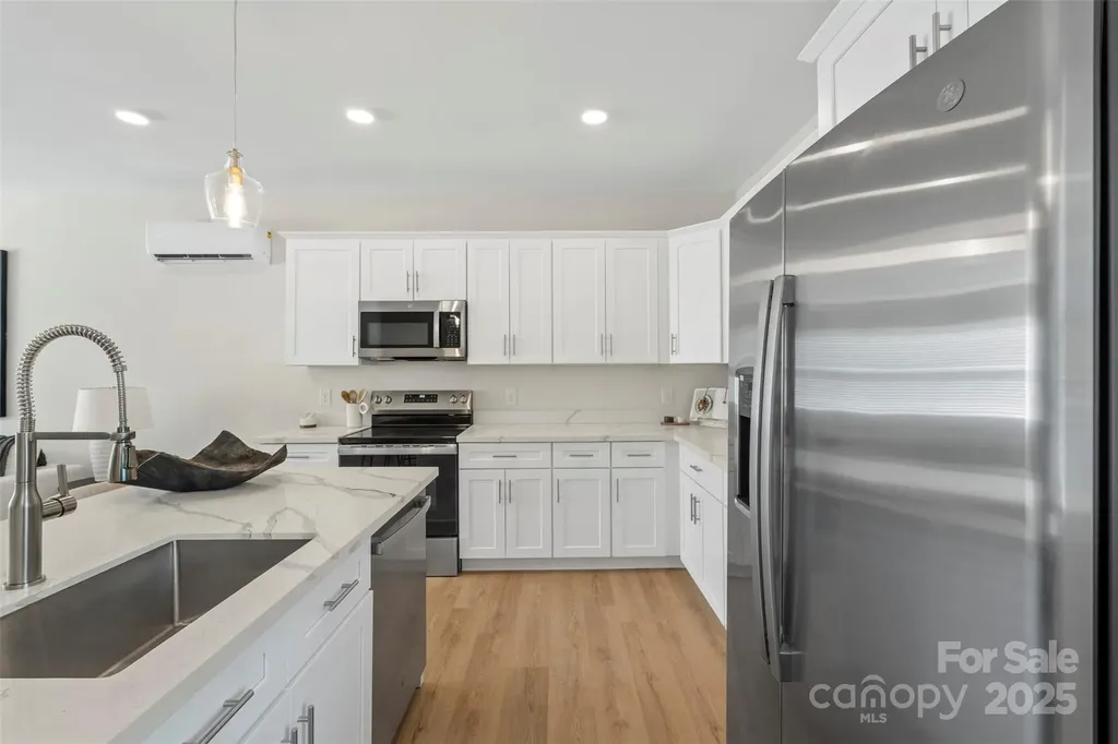 1108 Wonder Way Charlotte NC 28208