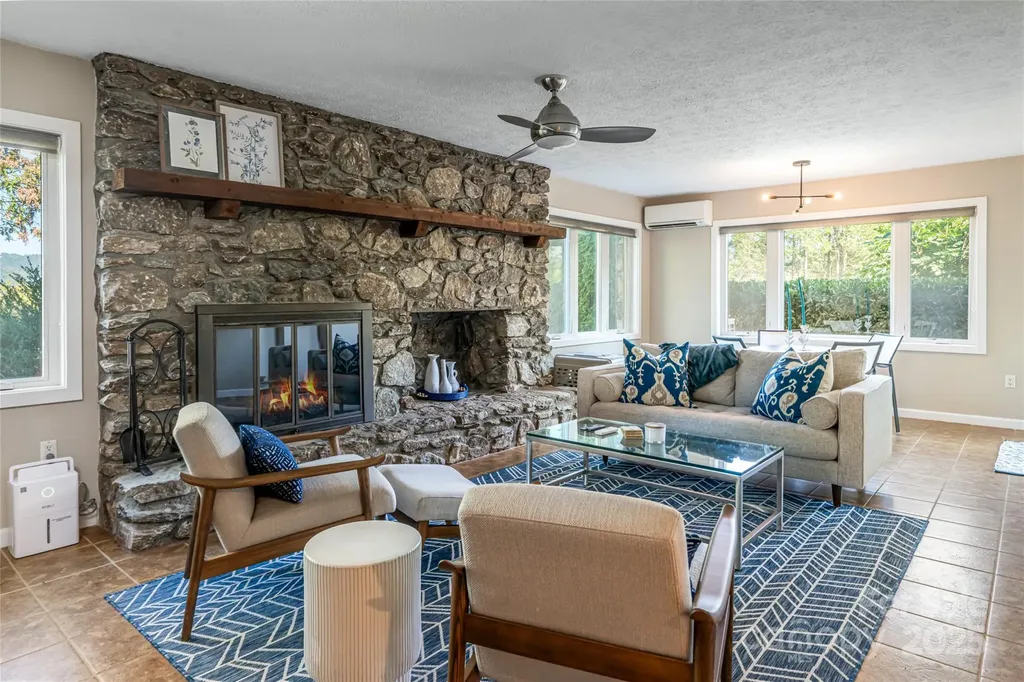 79 Horizon Hill Road Asheville NC 28804