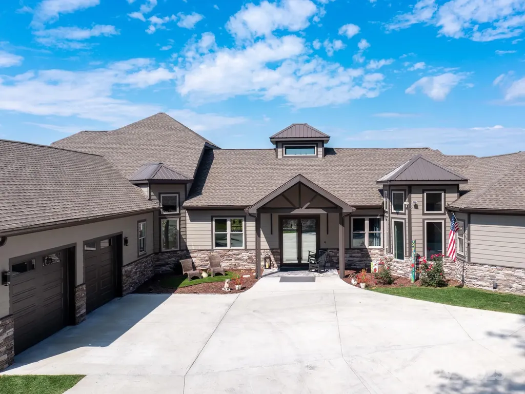 639 Byers Cove Road Hendersonville NC 28792
