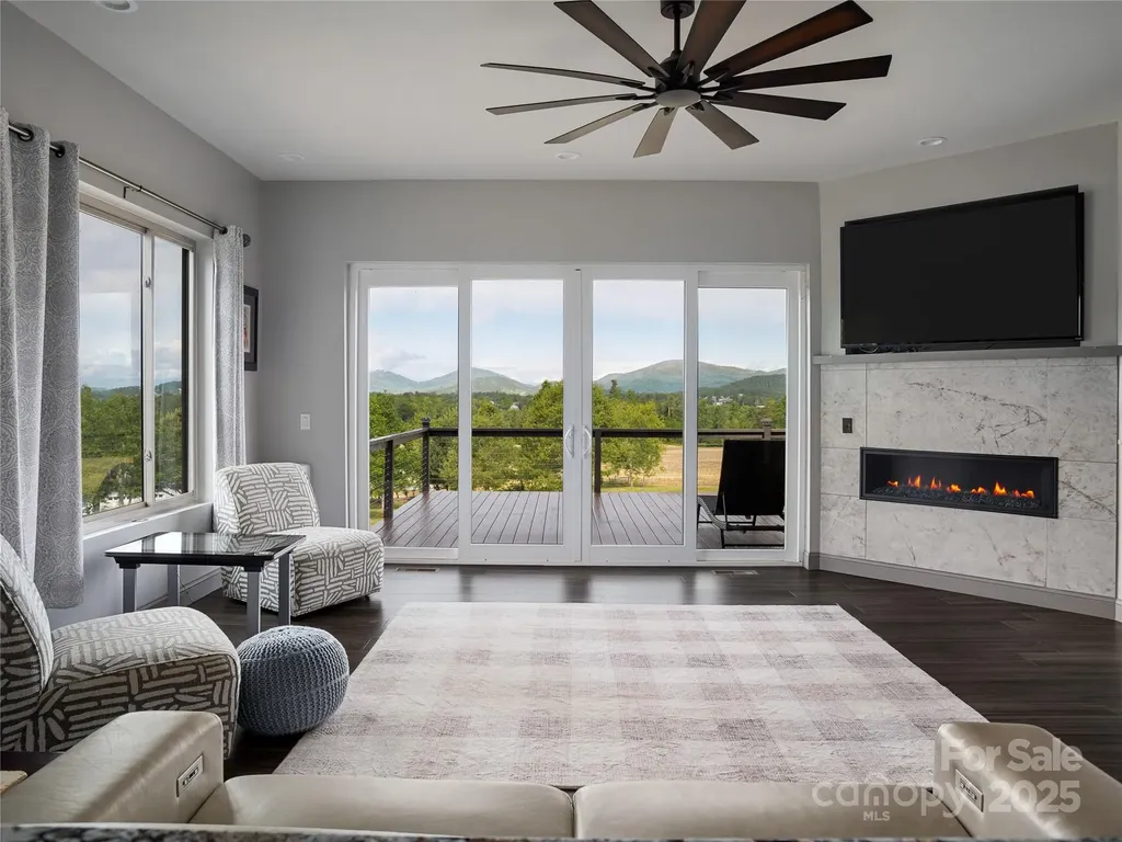 639 Byers Cove Road Hendersonville NC 28792