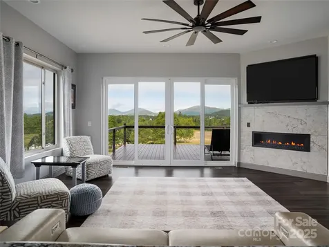 639 Byers Cove Road Hendersonville NC 28792