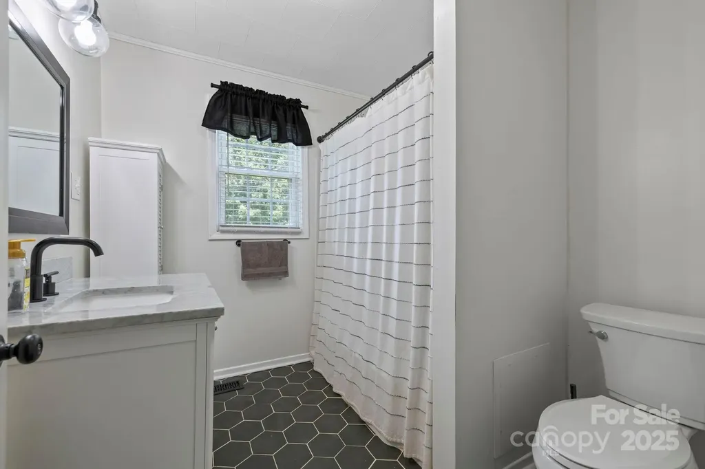 187 Oakridge Drive Forest City NC 28043