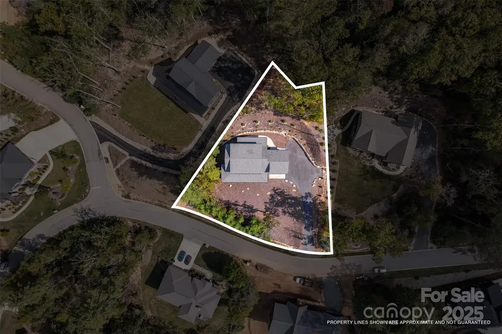71 Crossings Circle Fairview NC 28730