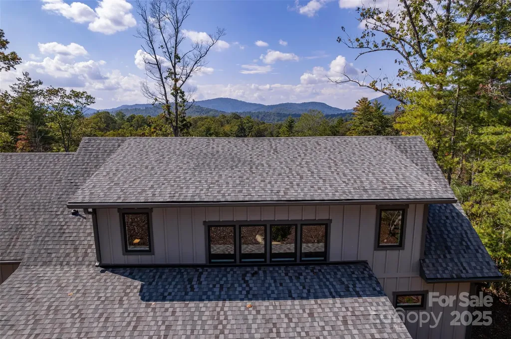 71 Crossings Circle Fairview NC 28730
