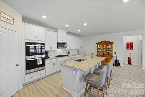 2023 Merida Street Charlotte NC 28214