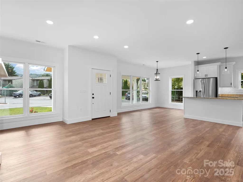 11 Riemar Lane Waynesville NC 28786