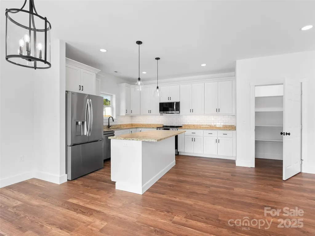 11 Riemar Lane Waynesville NC 28786