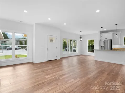 11 Riemar Lane Waynesville NC 28786