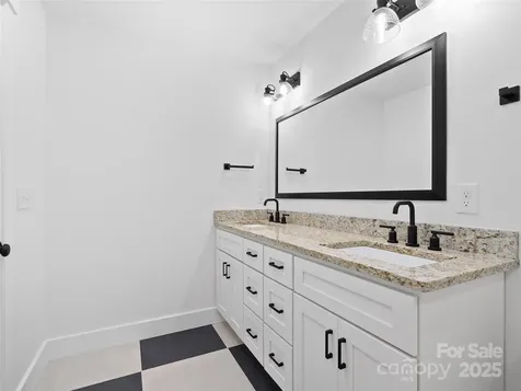 11 Riemar Lane Waynesville NC 28786