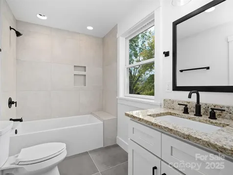11 Riemar Lane Waynesville NC 28786