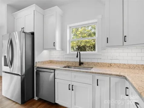 11 Riemar Lane Waynesville NC 28786