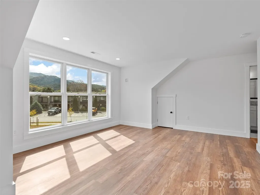 15 Riemar Lane Waynesville NC 28786