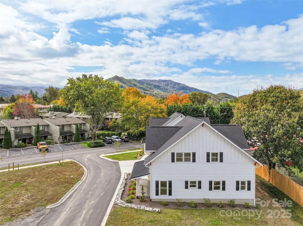 15 Riemar Lane Waynesville NC 28786