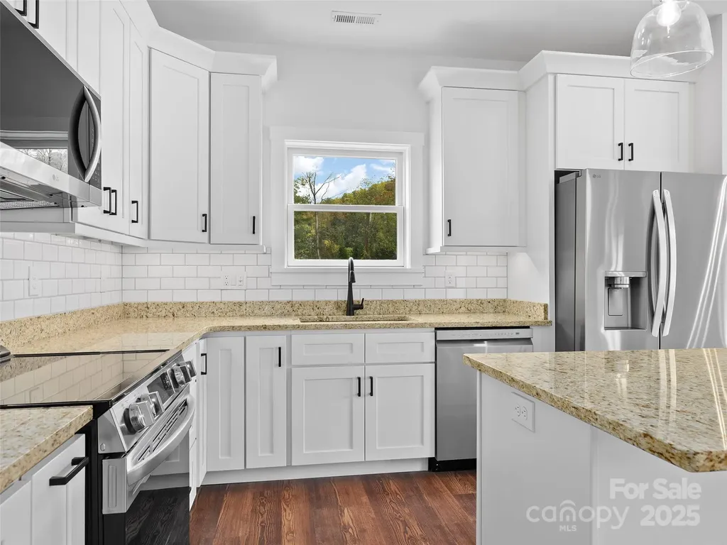 15 Riemar Lane Waynesville NC 28786
