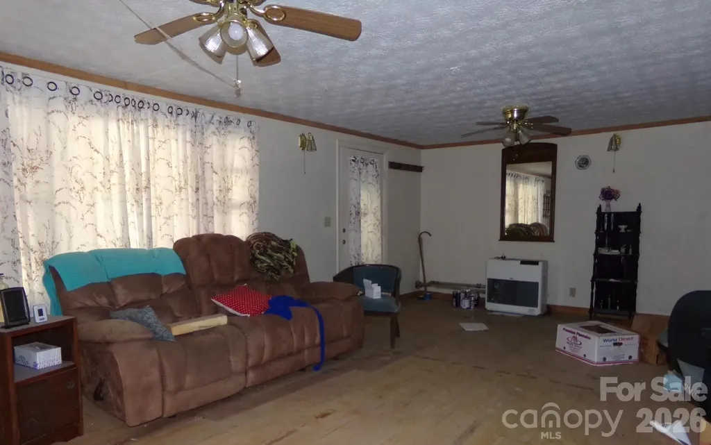 1905 Little Creek Road Burnsville NC 28714