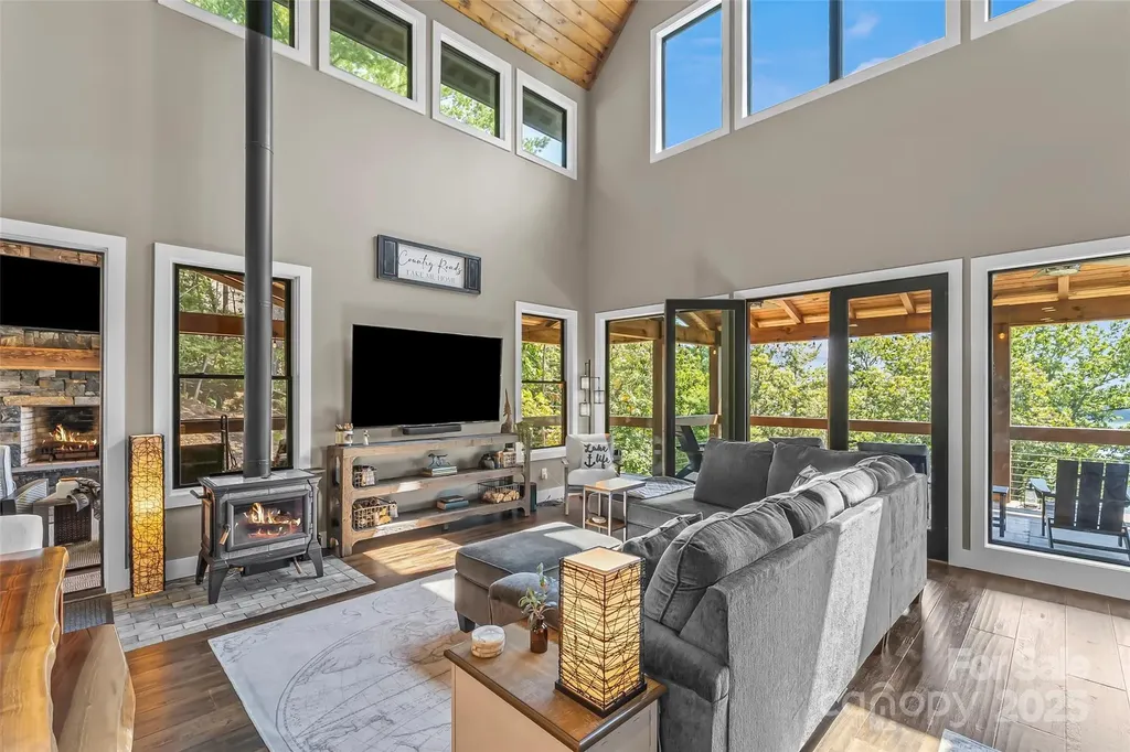 264 Porters Way Nebo NC 28761