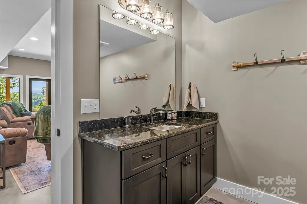 264 Porters Way Nebo NC 28761