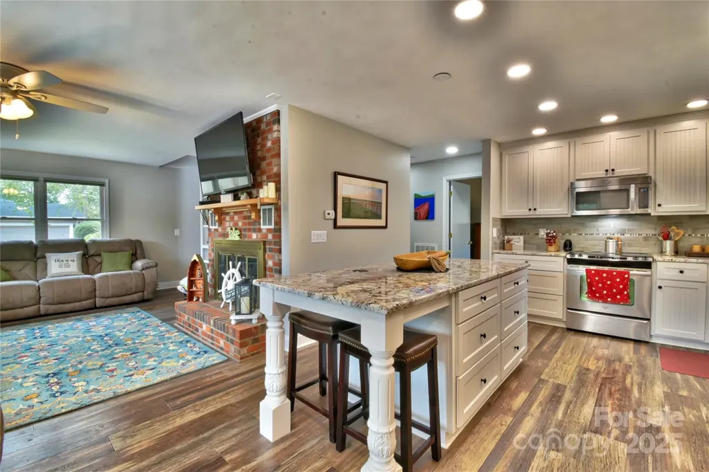 117 Sunrise Point Badin Lake NC 28127