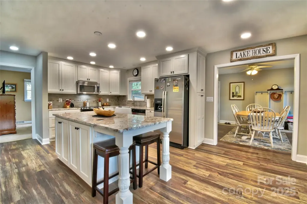 117 Sunrise Point Badin Lake NC 28127