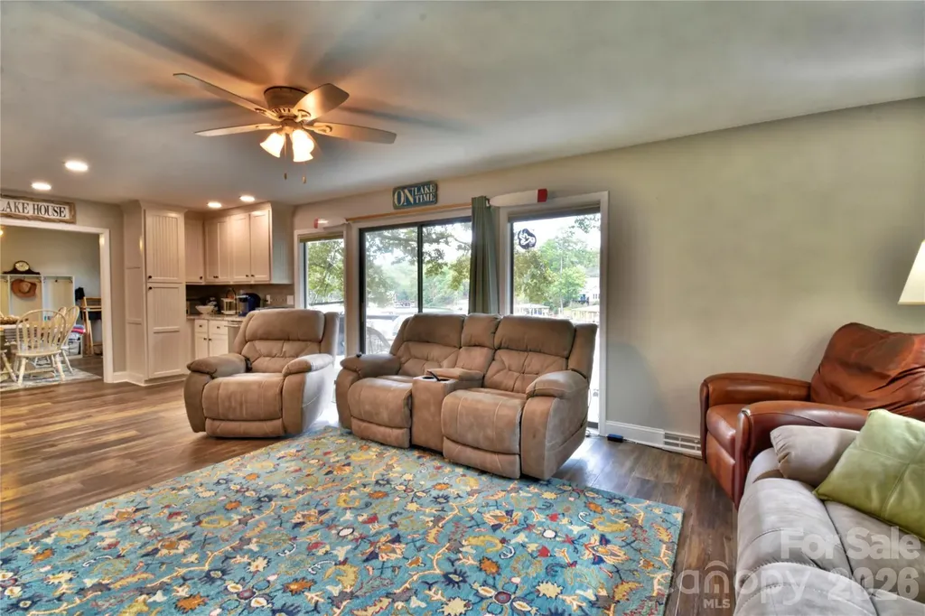 117 Sunrise Point Badin Lake NC 28127