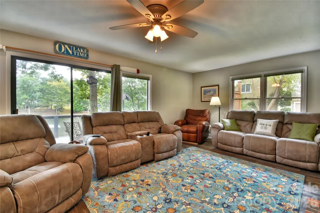 117 Sunrise Point Badin Lake NC 28127