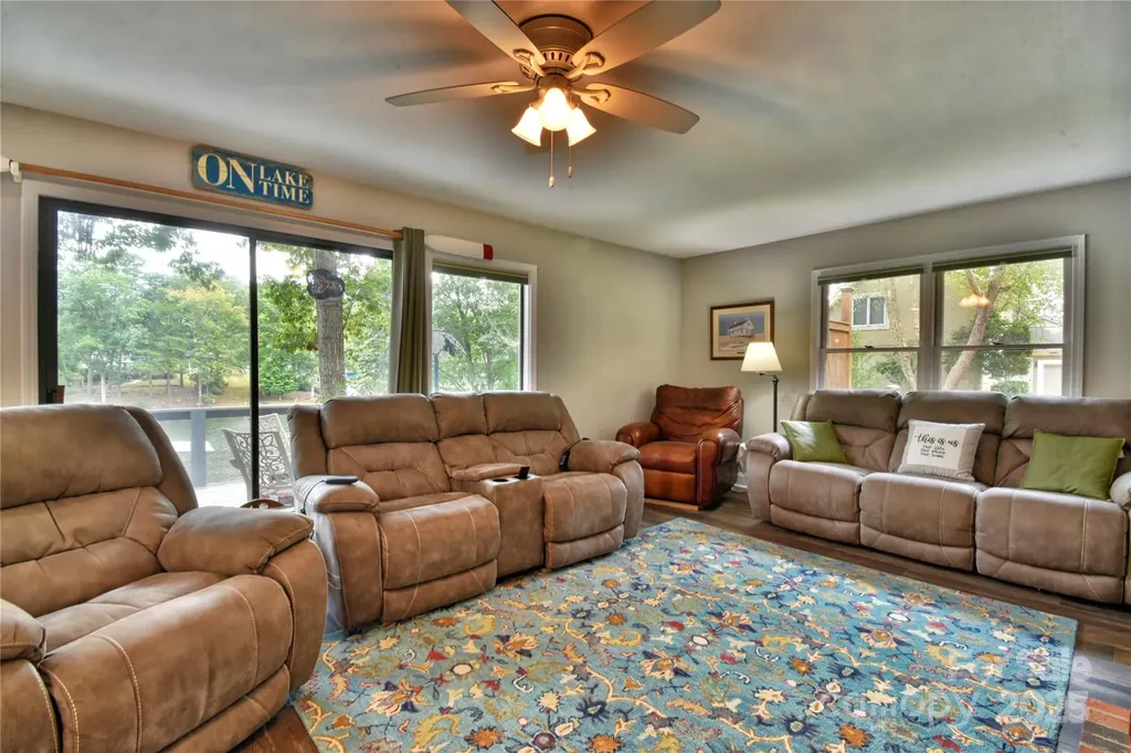 117 Sunrise Point Badin Lake NC 28127