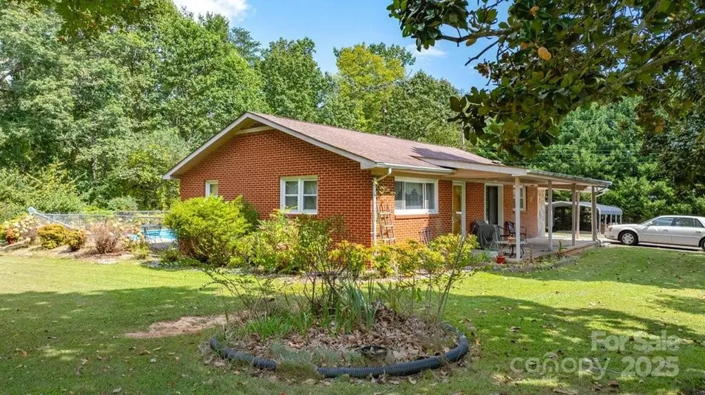 489 Ned Mcgimsey Road Nebo NC 28761