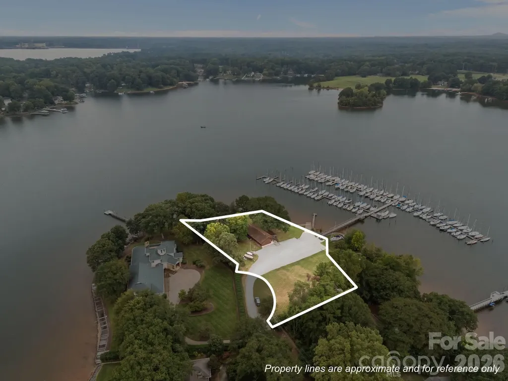 1887 Yacht Club Drive Denver NC 28037