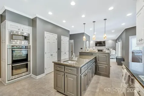 555 19th Avenue Lane NW Hickory NC 28601