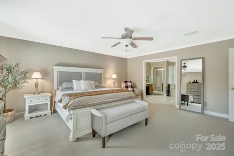 555 19th Avenue Lane NW Hickory NC 28601