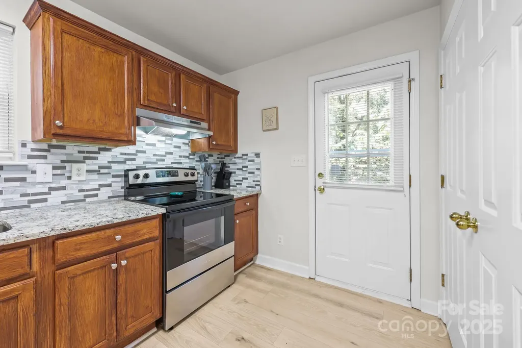 8200 Kerrybrook Circle Charlotte NC 28214
