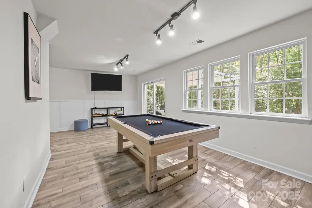 8200 Kerrybrook Circle Charlotte NC 28214