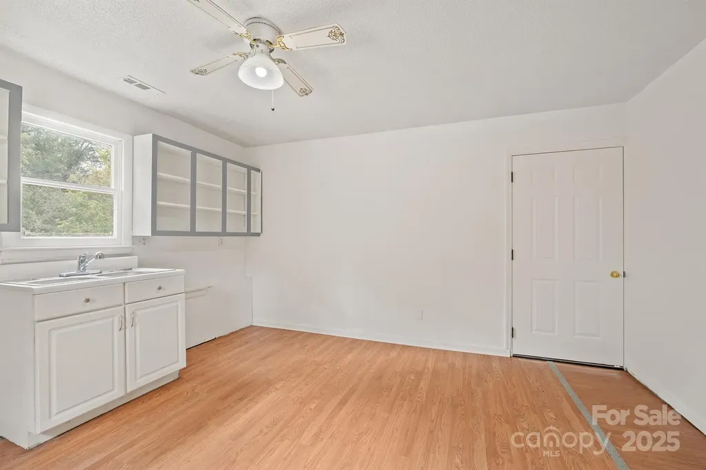 801 N Grove Street Lincolnton NC 28092