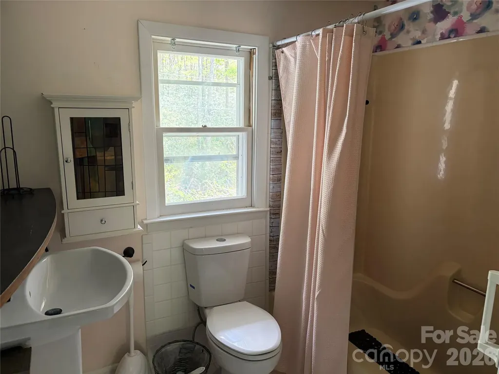 524 Clear Creek Road Burnsville NC 28714