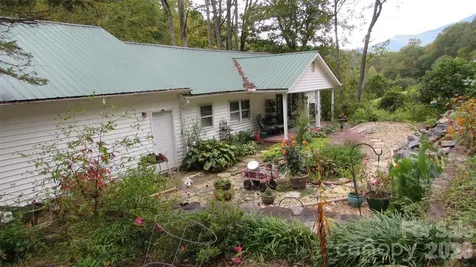 524 Clear Creek Road Burnsville NC 28714