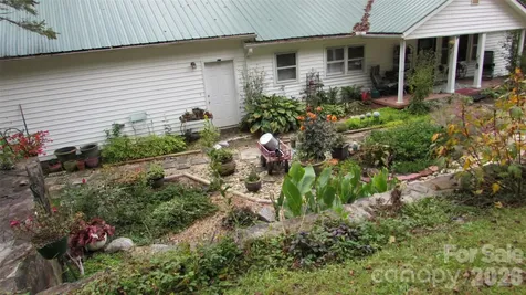 524 Clear Creek Road Burnsville NC 28714