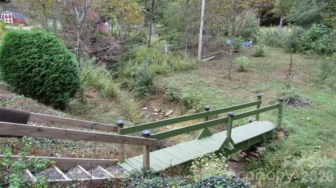 524 Clear Creek Road Burnsville NC 28714