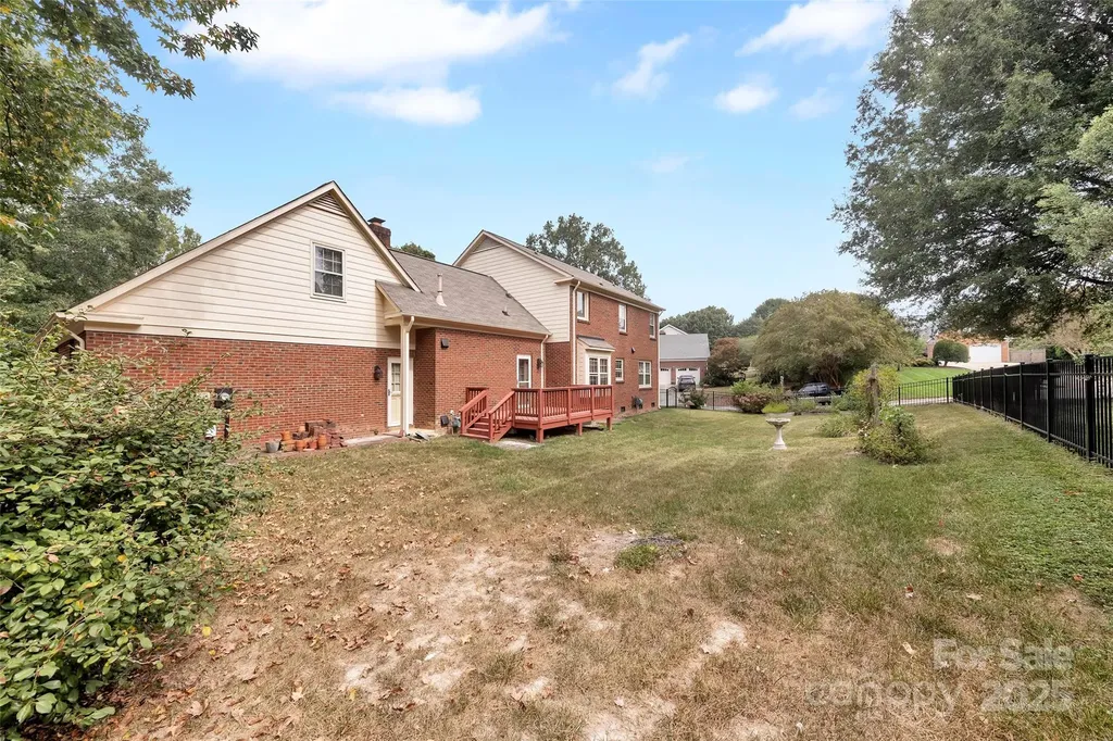 1401 Matthews Plantation Drive Matthews NC 28105