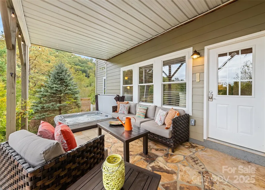966 Coyote Hollow Road Waynesville NC 28785