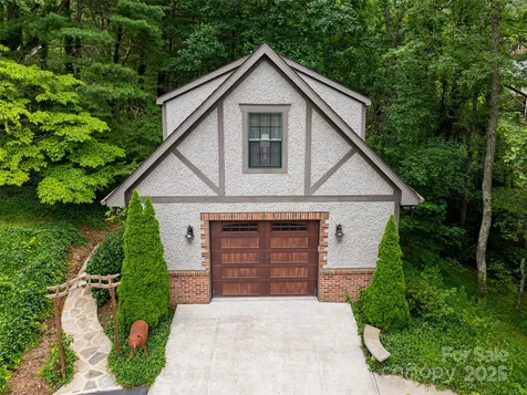91 Carter Cove Road Asheville NC 28804