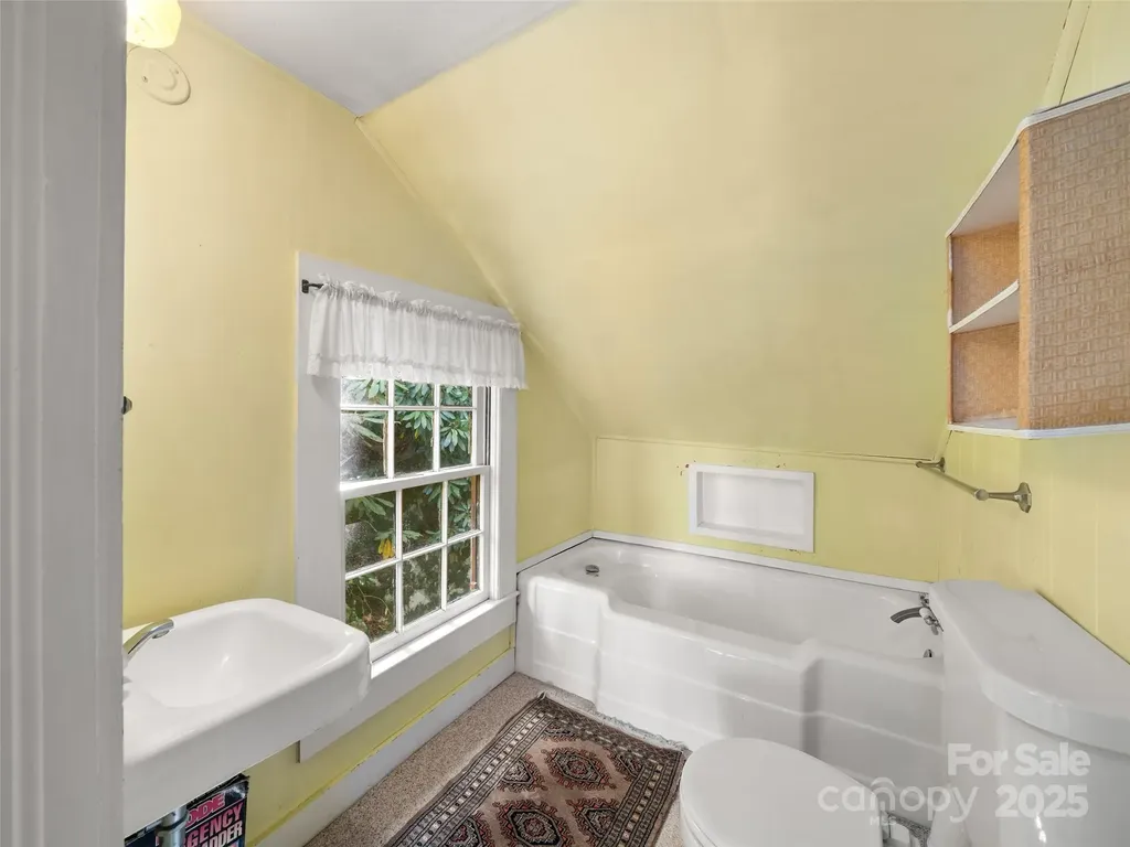 435 Upper Laurel Drive Laurel Park NC 28739