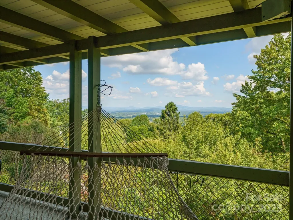 435 Upper Laurel Drive Laurel Park NC 28739