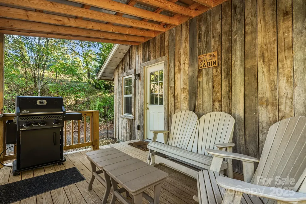456 Maney Branch Road Burnsville NC 28714