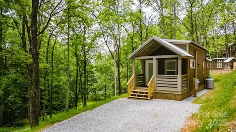 15 Pinehurst Drive Bryson City NC 28713