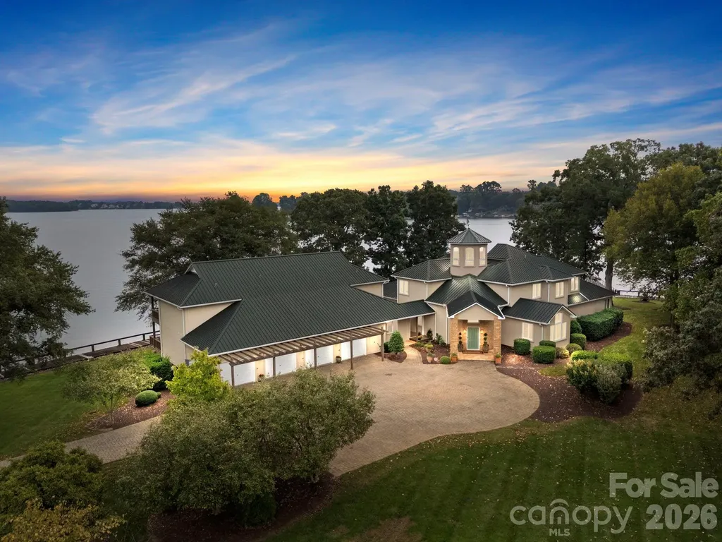 1890 Yacht Club Drive Denver NC 28037