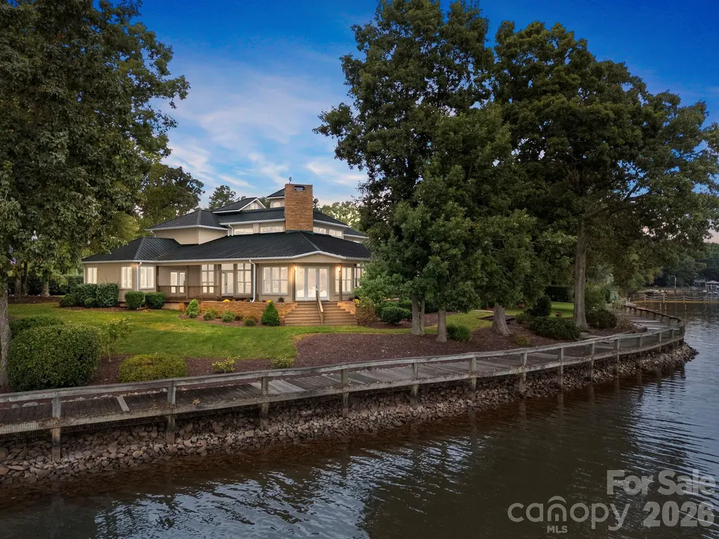1890 Yacht Club Drive Denver NC 28037