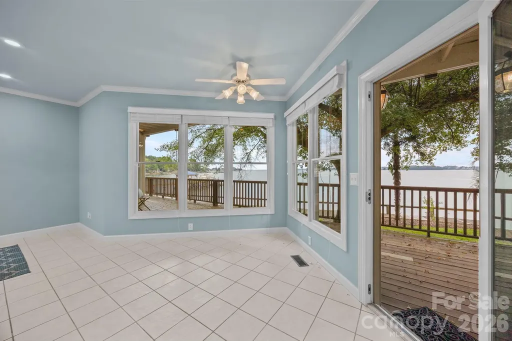 1890 Yacht Club Drive Denver NC 28037